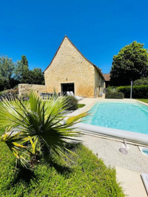 Domaine-Charme-Piscine-Domme